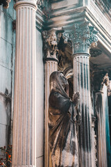 detail of the column
