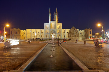 Obraz premium Amir Chakhmaq complex at dusk, Yazd, Iran