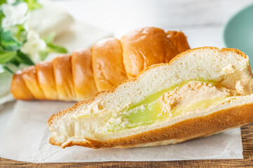 メロンクリームパン