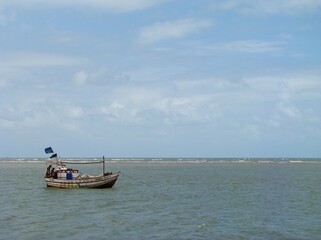 Barco no mar