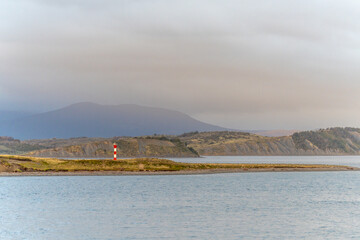 Leuchtturm Islas de Tierra del Fuego der Leuchtturm am Ende der Welt im 'Beagle Kanal  Insel mit Leuchtturm im weichen Licht der Abendstimmung
