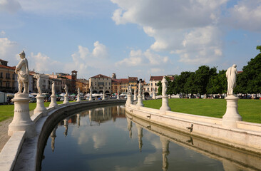 Fototapeta na wymiar Large public park in Padua called Prato della Valle with the statues