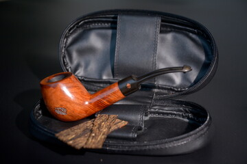 classic bent apple pipe win leather pouch
