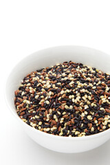 白背景の古代米