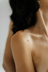 female collarbones, female body, curves on the body