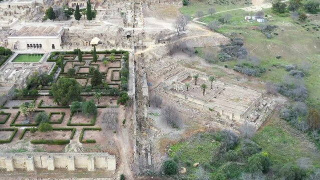 Ruines de Medina Azahara, palais m&eacute;di&eacute;val arabo-musulman pr&egrave;s de Cordoue, en Espagne