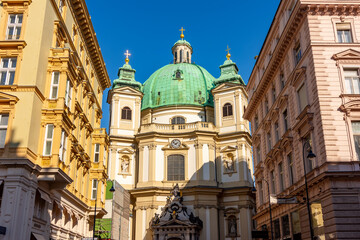Fototapeta na wymiar St. Peter church (Peterskirche) on Graben street in Vienna, Austria