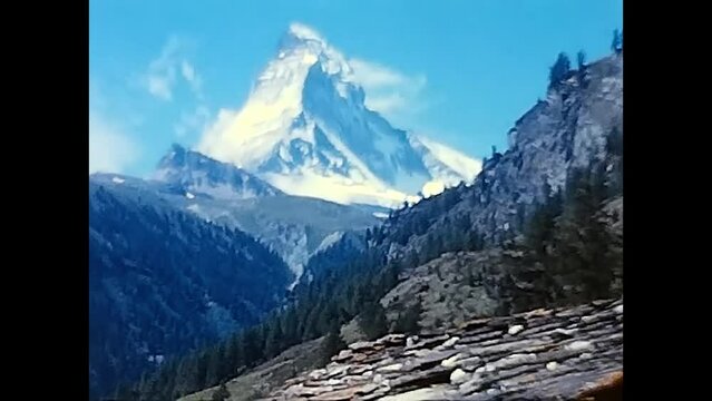 Valais landscape seen from different perspectives from the 1980s