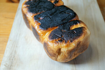 メスティンでパン　家のカセットコンロで焼いてみたところ・・焦げた