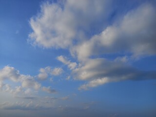 Fototapeta na wymiar blue sky with white and gray cloud 