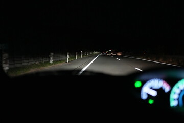 夜のドライブ