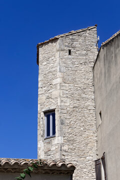 Tour traditionnelle à escalier occitane dans le Gard - France