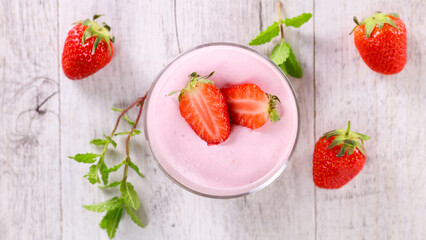 strawberry panna cotta- strawberry cream dessert