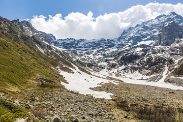 Paysage depuis le chemin de randonnée vers le Refuge de Chabournéou dans la Vallée du Valgaudemar