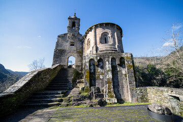 Fototapeta na wymiar Monasterio de San Juan de Caaveiro (Siglos XII-XVIII). Fraguas del Eume, Pontedeume, A Coruña, España.