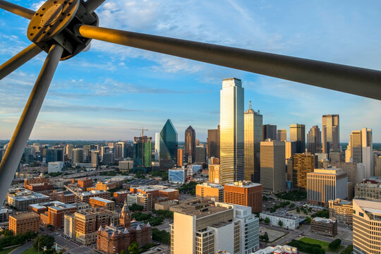 Dallas , Texas skyline