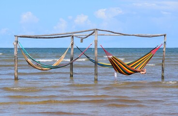 rede e descanso na praia