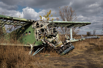 Airplane and helicopter outdoors © Dmitriy Kirshman