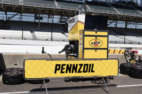 Pennzoil logo on IndyCar sponsored equipment. Pennzoil is part of Shell plc.