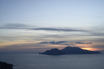 Tramonto da Massa Lubrense su Capri