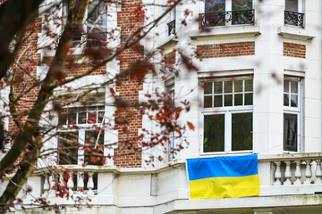 Ukraine ukrainien accueil refugiés solidarité drapeau logement immobilier guerre Bruxelles