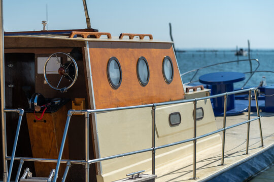 Cap Ferret, France. D&eacute;tail d'un chaland ostr&eacute;icole