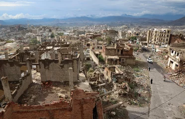 Foto op Plexiglas Houses destroyed due to the violent war in the city of Taiz, Yemen © akram.alrasny