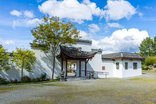 Chinese Garden Courtyard Building