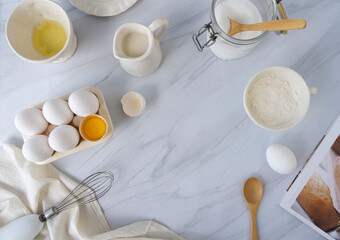 Huevos, azúcar, leche, harina, preparación, receta, pastel, ingredientes, cocinar, mármol, pastelería.