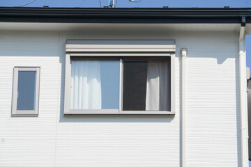 引き違い窓　換気窓