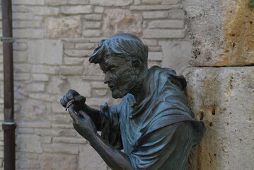 Statua di San Francesco D'Assisi con la cicala