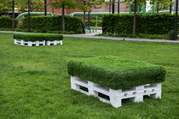  Pallets cover with artificial grass.