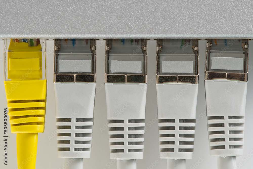 Aufkleber small router and switch. tcp ip network business concept. high - performance gigabit switch. home ne
