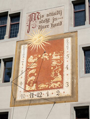 Sonnenuhr am Rathaus in Rapperswil, Kanton St. Gallen, Schweiz