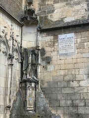 Statue de Saint Louis Cathédrale Saint-Pierre, Saintes, Charente Maritime, France