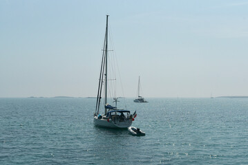 Naklejka premium Les Glénans - bateau à voile
