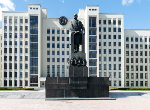 Minsk. Belarus. 05.14.2022. Monument to V.I. Lenin against the backdrop of the Government House of the Republic of Belarus in Minsk on Lenin Square.