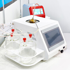 Chemical vapor analyzer