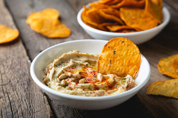 Hummus and crunchy corn chips
