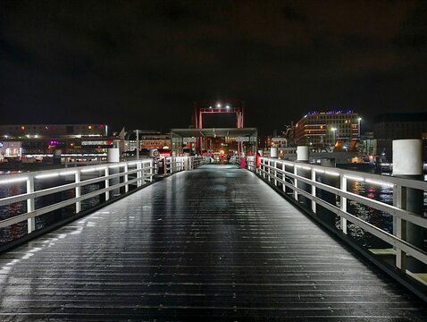 Night bridge