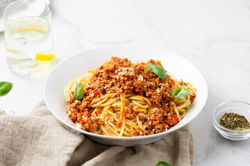 Close up of bolognese sauce spaghetti in bowl - 505900098