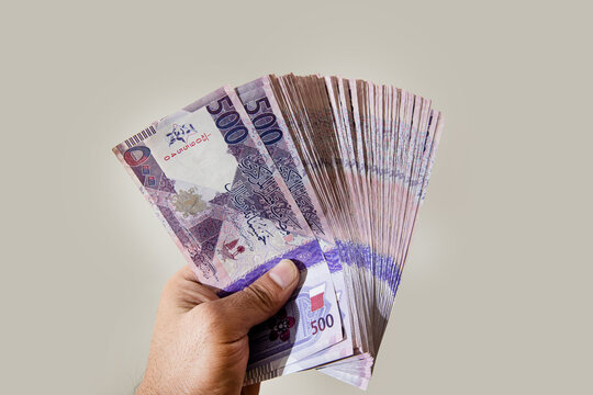 Riyal Bilder Bl ddra Bland 4 789 Stockfoton Vektorer Och Videor 