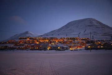 Fotobehang Longyerbyen, Spitsbergen during winter time, Svalbard © Pawel