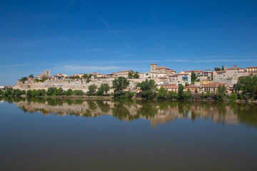 Fototapeta na wymiar Rio Duero, Zamora, España