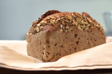 Boulangerie - pain aux céréales
