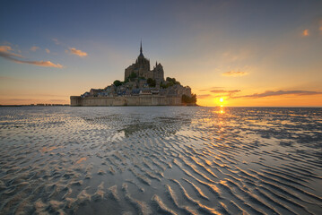 Le Mont-Saint-Michel zum Sonnenuntergang