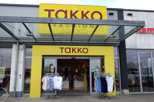 Filiale der Takko Fashion, eines Textil-Discounters