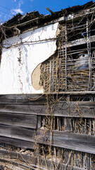 古い老朽化した空き家