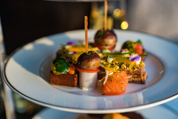 アフタヌーンティー　高級ホテル