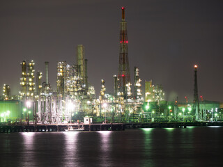 Fototapeta premium 京浜工業地帯の夜景・新磯子町